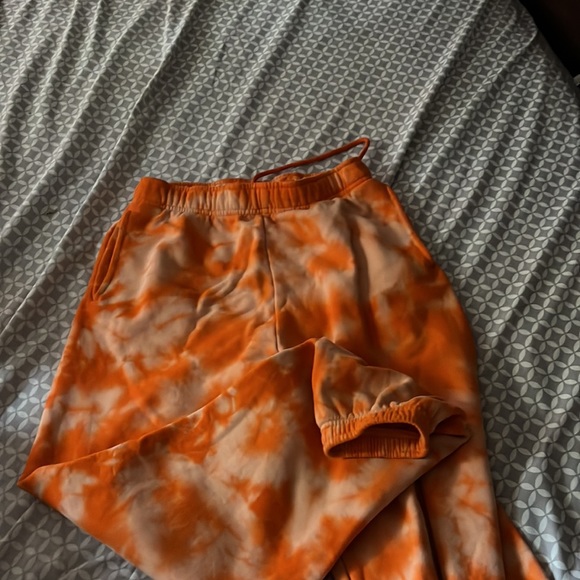 Aritzia sweat pants - Picture 3 of 3